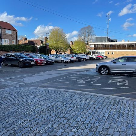 York Staycation With Free Parking Exterior foto